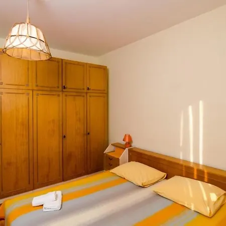 Curic - Double With Shared Bathroom Apartament Dubrownik
