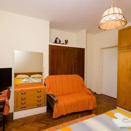 Apartment Curic - Double With Shared Bathroom